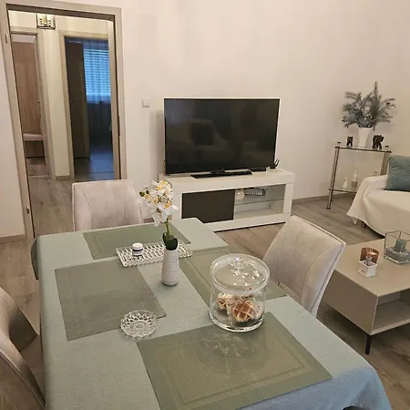 Apartment Excellent *