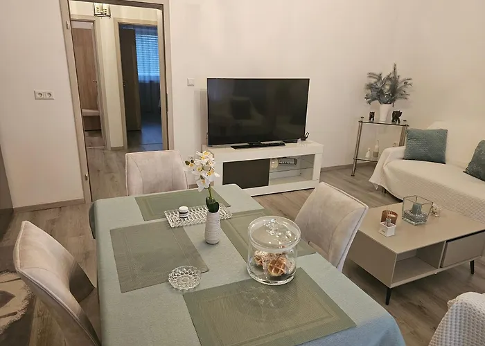 דירה Excellent *